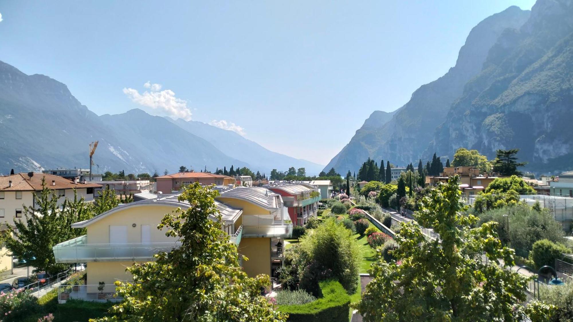 Apartamento Casa Andy & Anne - Attico Riva del Garda Exterior foto